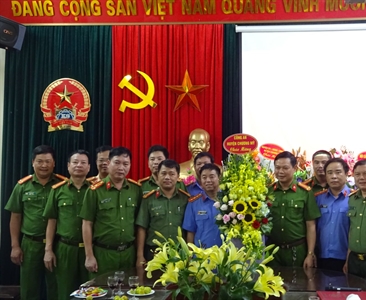 Viện KSND huyện Chương Mỹ tăng cường công tác xây dựng Đảng gắn với thực...